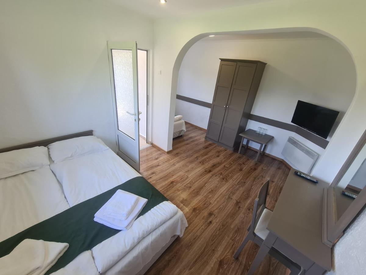 Complex Brashlyan Hotel Tryavna Exterior photo